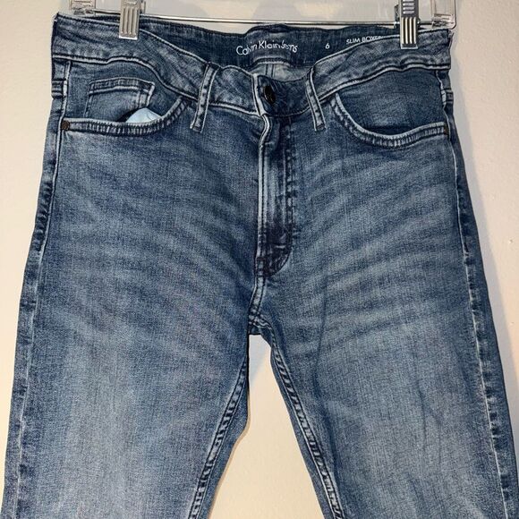 Calvin Klein dark wash non ripped Midrise jeans “slim boyfriend” size 6 - Picture 2 of 8